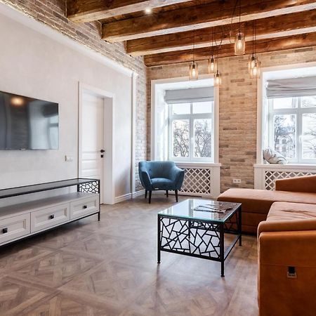View On Rynok Square Apartments リヴィウ エクステリア 写真