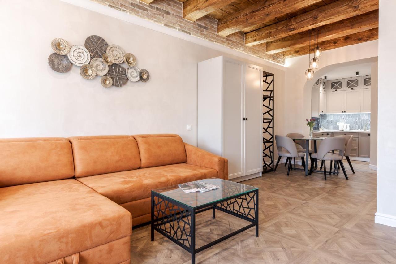 View On Rynok Square Apartments リヴィウ エクステリア 写真