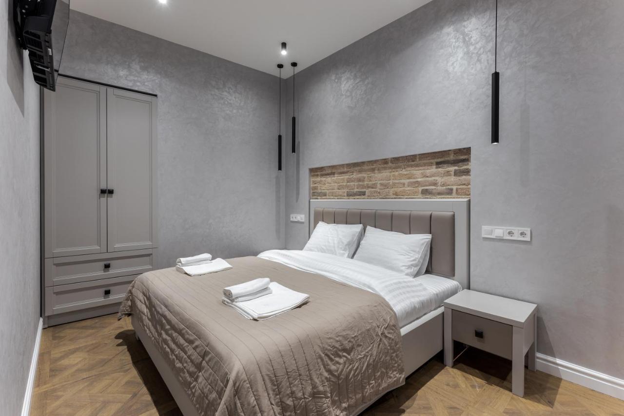 View On Rynok Square Apartments リヴィウ エクステリア 写真