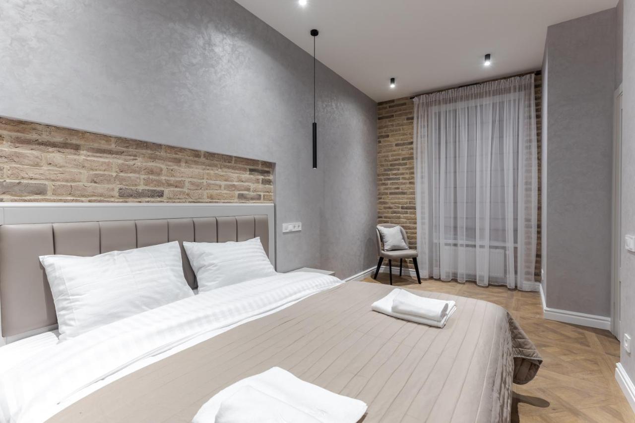 View On Rynok Square Apartments リヴィウ エクステリア 写真