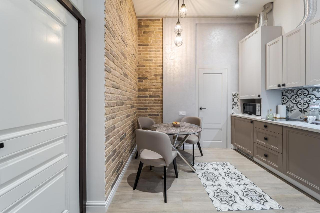 View On Rynok Square Apartments リヴィウ エクステリア 写真